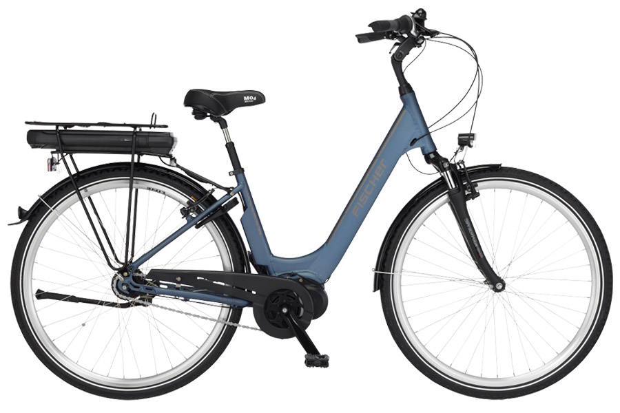 De Fischer Cita 2.0 elektrische fiets is perfect geschikt voor een comfortabele en snelle dagelijkse rit dankzij het gemakkelijk toegankelijke lage buisframe en zijn aangename zadelpen en vorkvering. Hij wordt geleverd met een moderne centrale motor en een praktische batterij die zich onder de drager bevindt.De Shimano zeventraps vrijloop is ideaal voor alle soorten rijders en de 47 mm brede banden helpen om kuilen en stoepranden te trotseren.