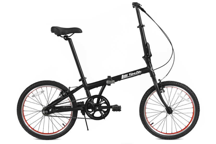 De FabricBike Folding opvouwbare fiets is het eerste vouwfietsmodel van het merk FabricBike. Ze concentreerden zich op lichtheid als de belangrijkste factor in een vouwfiets zodat je het overal met gemak kunt dragen: het frame