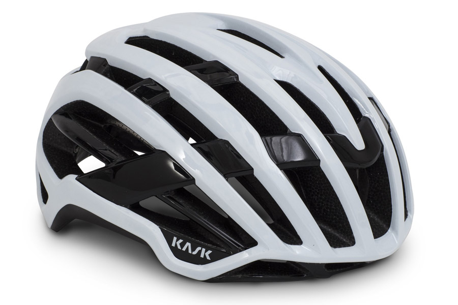 De Kask Valegro helm is geperfectioneerd door Kask ingenieurs om te voldoen aan de hoogste ventilatie-eisen in hoge of hogere temperatuur wedstrijden: zijn 37-holes ontwerp en thermoformed vulling helpen bij het bereiken van optimale koeling. Het accent ligt ook op comfort: in de eerste plaats om zijn spectaculaire gewicht van 180gr