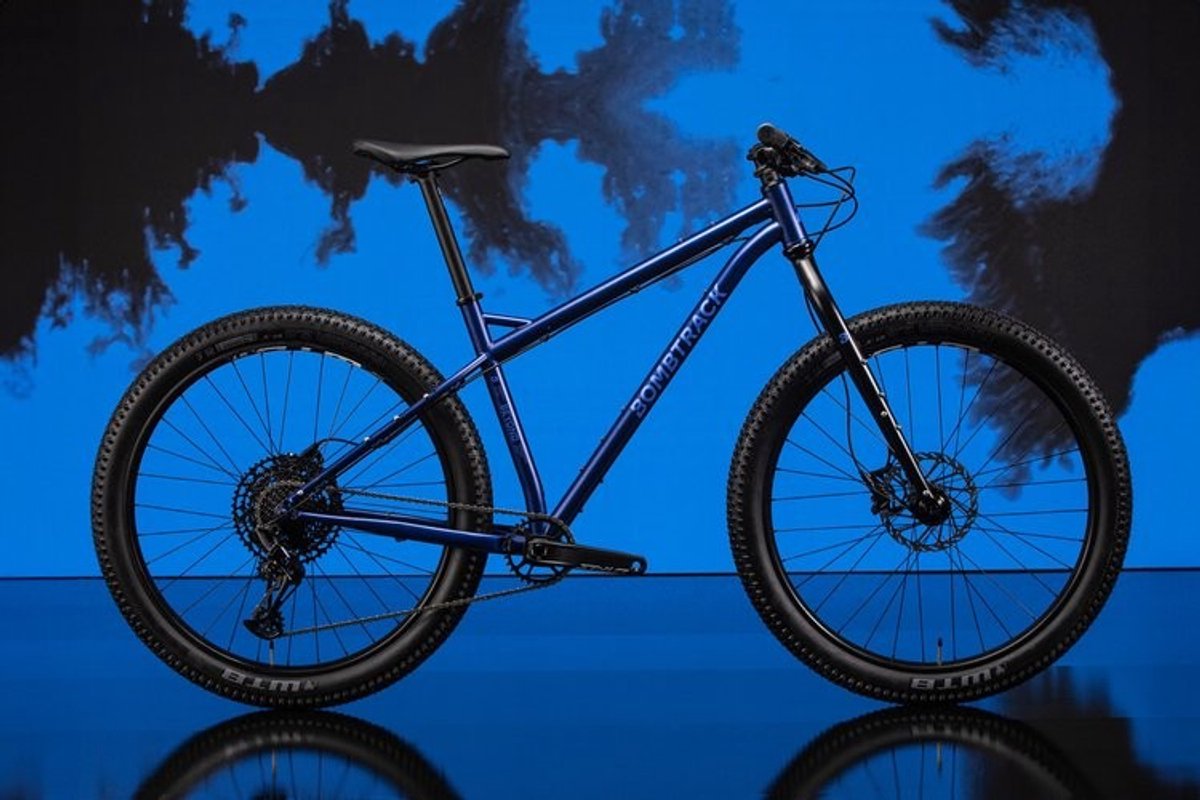 Bombtrack - Beyond+ - Fiets - Matt Blauw - M - 46cm Fiets kopen online