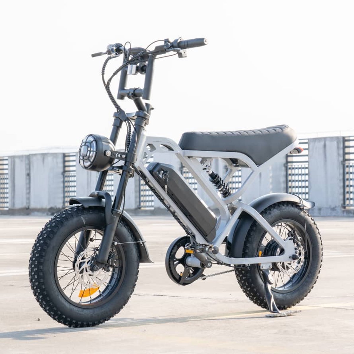 voltstep v20 mini fatbike elektrische fatbike 2025 16 inch legaal op de weg 50 km actieradius niet opvoerbaar hydraulische remmen alarm 2 jaar garantie grijs