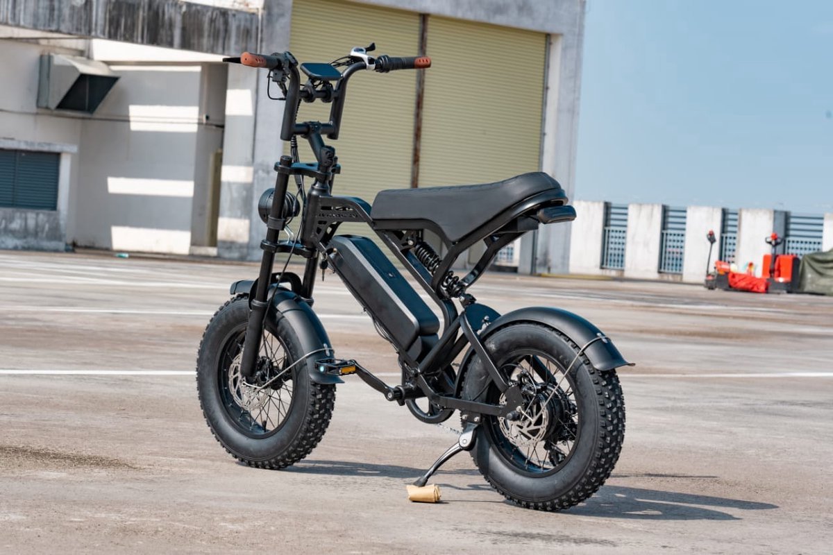 v20 mini fatbike elektrische fatbike 2025 16 inch legaal op de weg 50 km actieradius niet opvoerbaar hydraulische remmen 1 jaar garantie zwart in doos