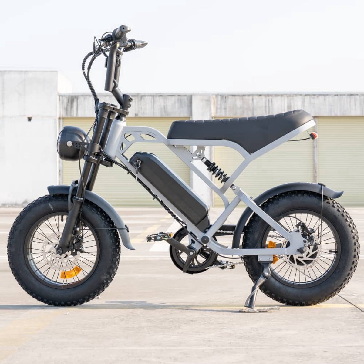 omidbikes v20 mini fatbike 2025 250w hydr remmen alarm 2 jaar garantie grijs