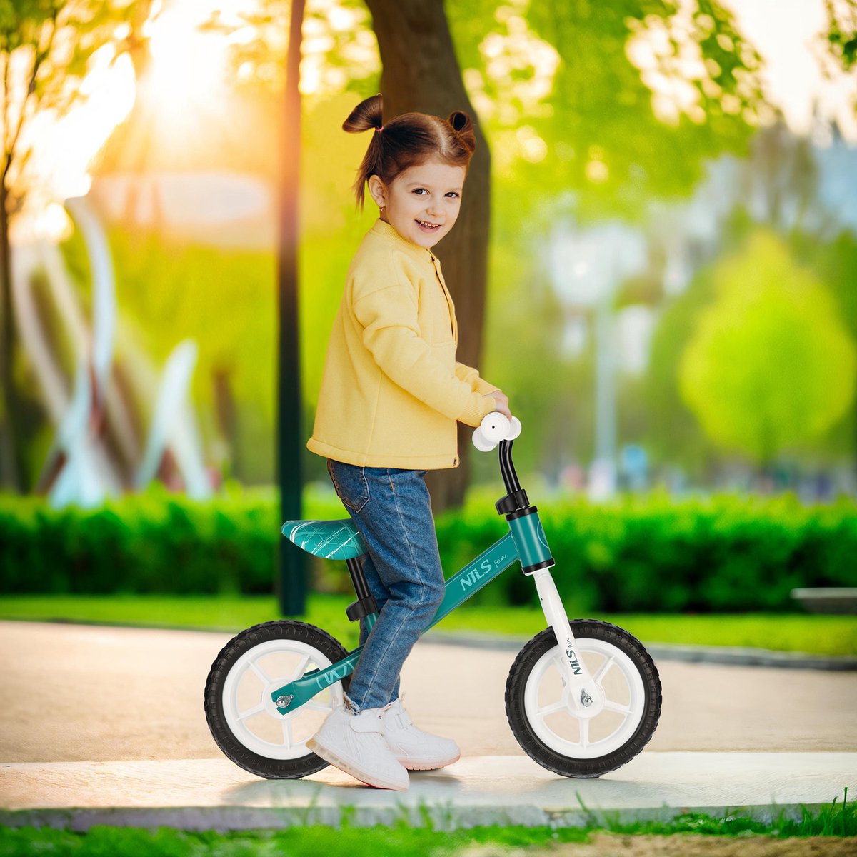 NILS FUN RB134 - Loopfiets - Verstelbaar Stuur - Verstelbaar Zadel - EVA Wielen Loopfiets kopen online