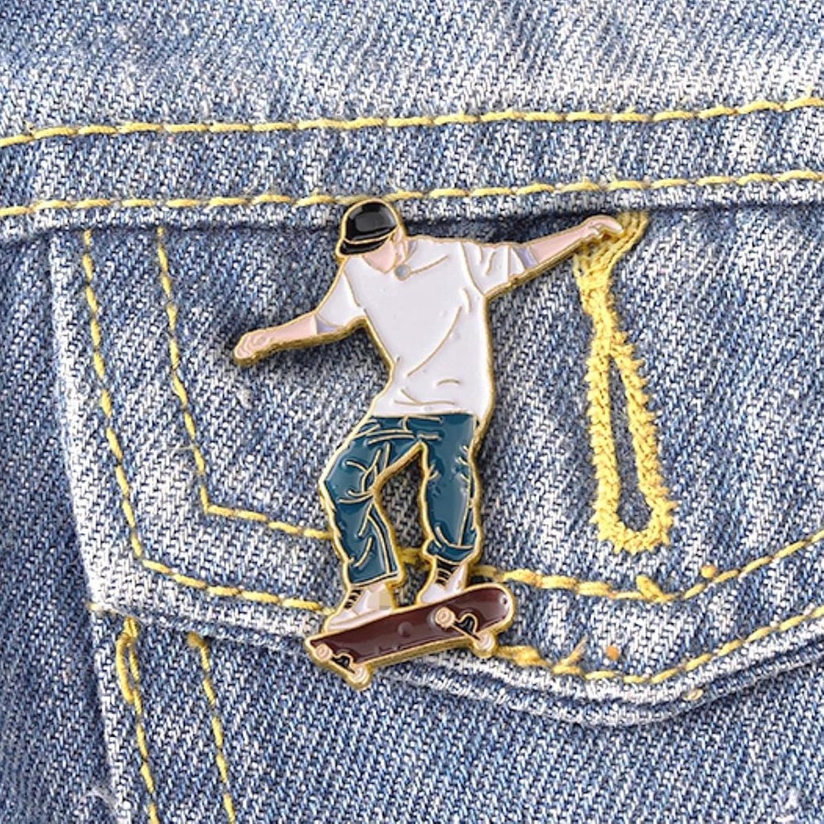 emaillen reversspeld skatebord broche stoere accessoire voor tas en rugzak