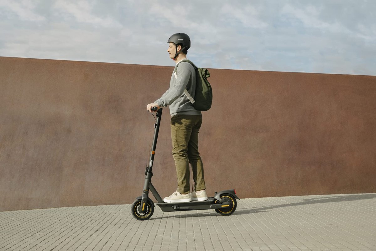 snelshoppen elektrische step volwassenen max g2 e 25 km u 70 km bereik dubbel remsysteem ideaal voor stadsgebruik recreatie en weekenduitjes