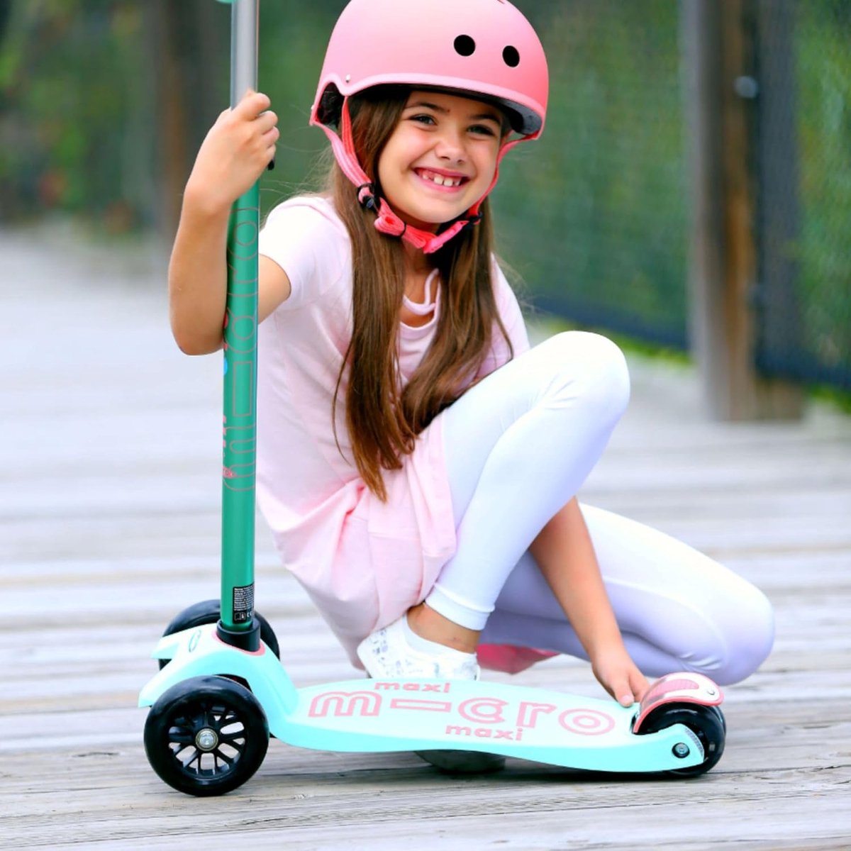 SnelShoppen - Micro Maxi Deluxe LED Kickboard met LED Voorwielen | Verstelbaar Stuur | Voor Kinderen vanaf 5 Jaar | Beschikbaar in 6 Kleuren Step kopen online