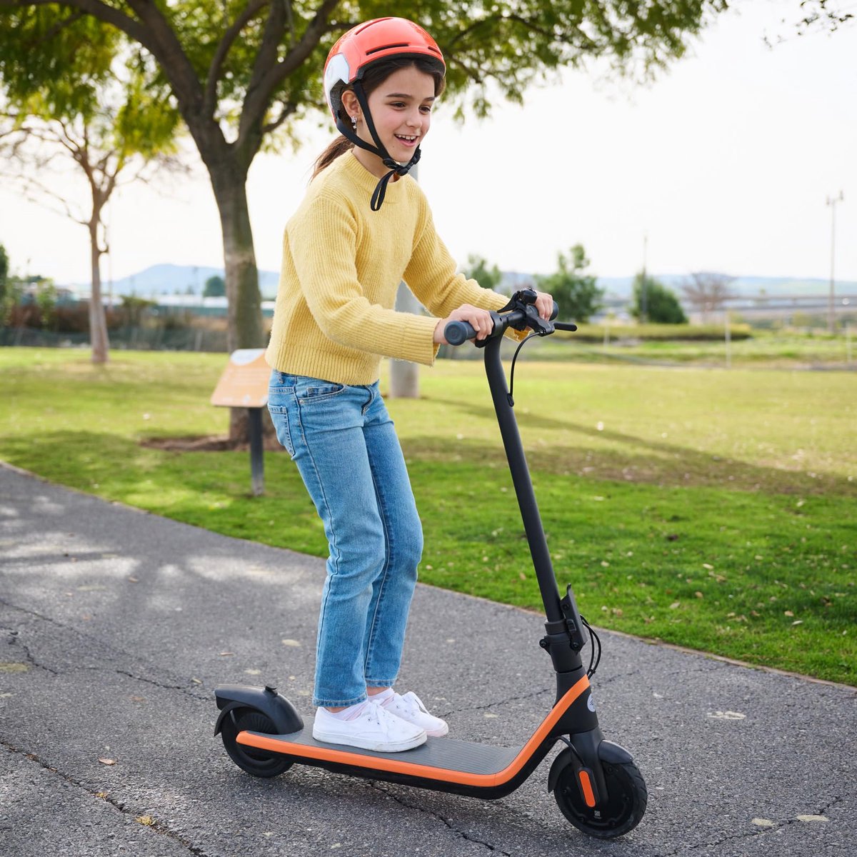 SnelShoppen - Segway-Ninebot E-step voor Kinderen 6-12 jaar, Inklapbaar, 16 km/u, 7 Inch Banden, LED Verlichting, Zwart, Perfect voor Buiten Avonturen Step kopen online