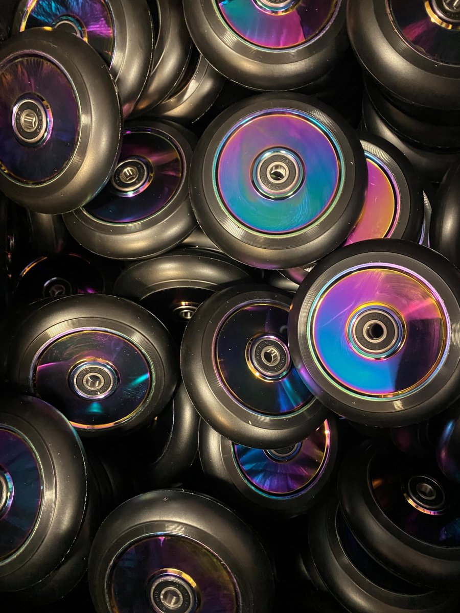 snelshoppen team dogz scooterwielen 100 mm 110 mm neochroom regenboog goudkleurig ufo design holle kern abec11 kogellagers geschikt voor s