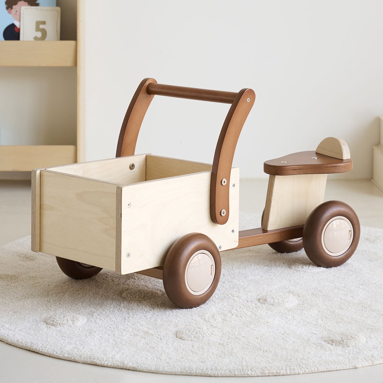 petite am lie loopfiets loopbakfiets kinderfiets houten vanaf 1 jaar stimuleert motoriek balans walnoot